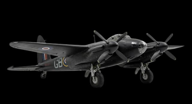 Signature design by Geoffrey de Havilland