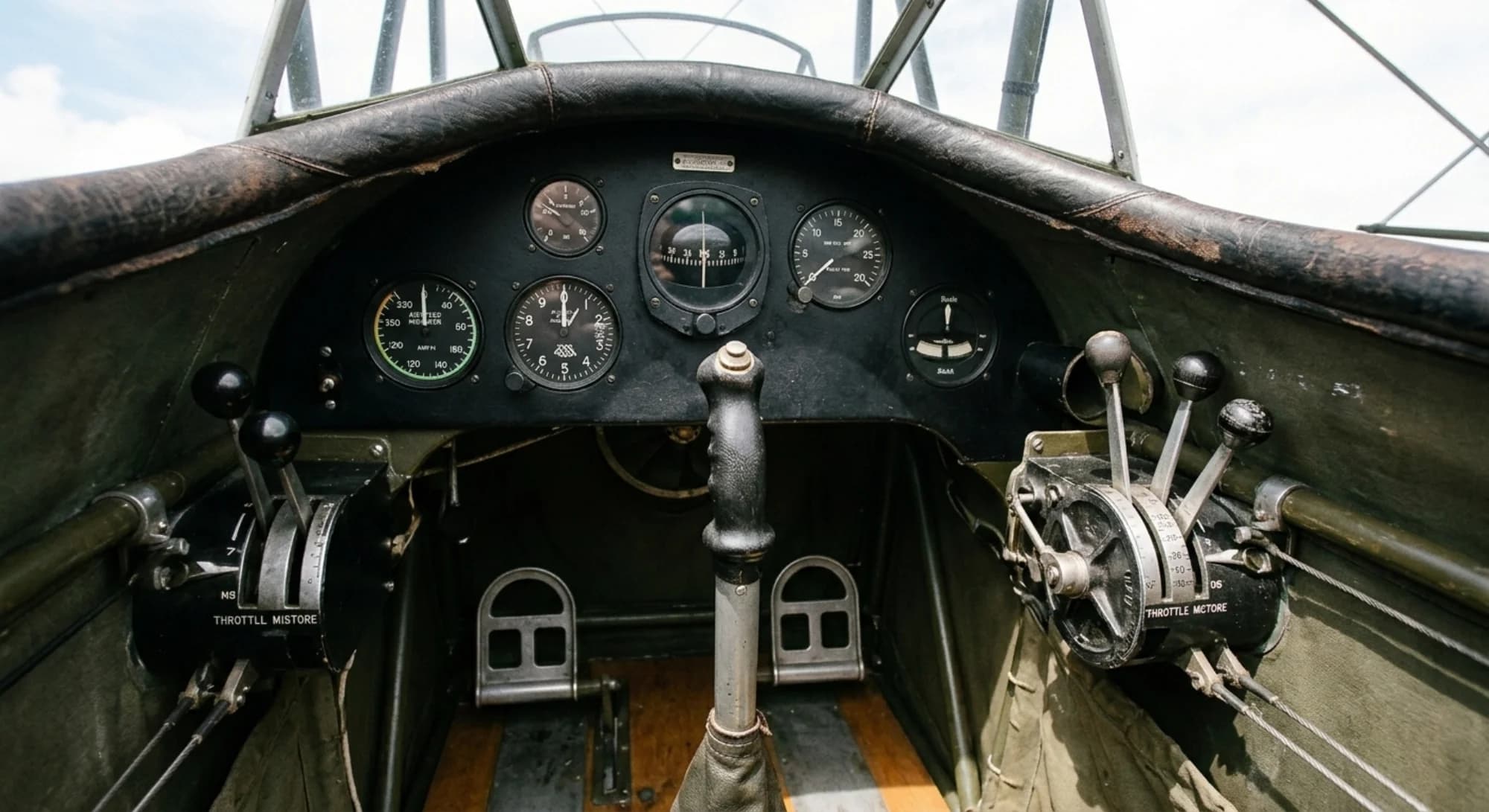 1931 de Havilland Tiger Moth - Instrument Detail - Trainer aircraft