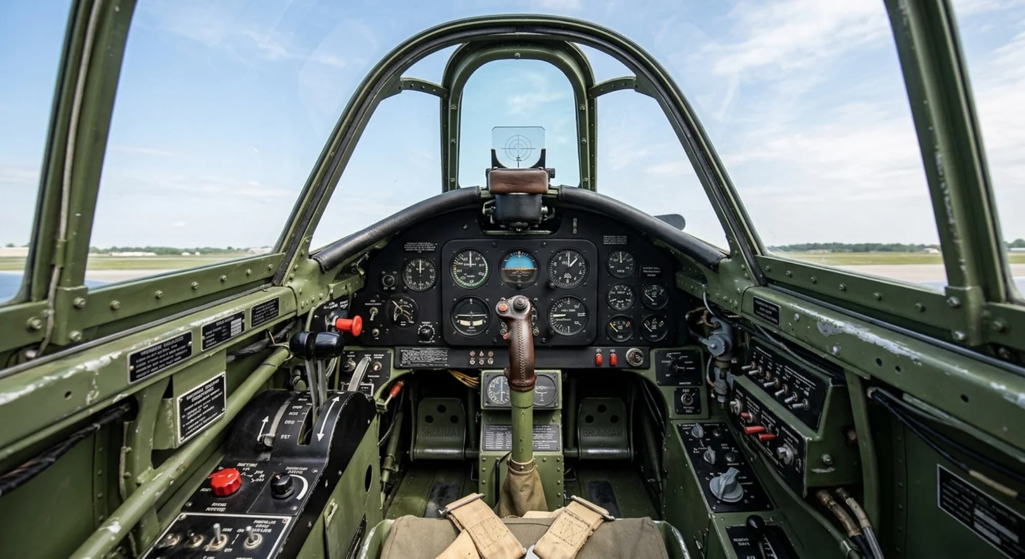 Grumman F6F Hellcat 1942 - Cockpit view